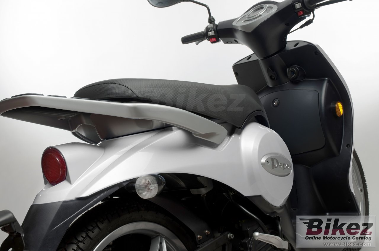 Big Benelli pepe 4t picture and wallpaper from Bikez.com
